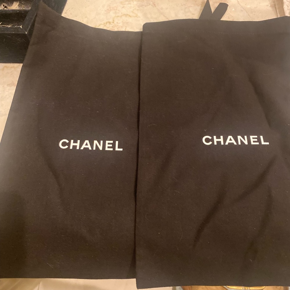 CHANEL Beige and Black Leather Espadrille Flats with CC Logo - Picture 5 of 6